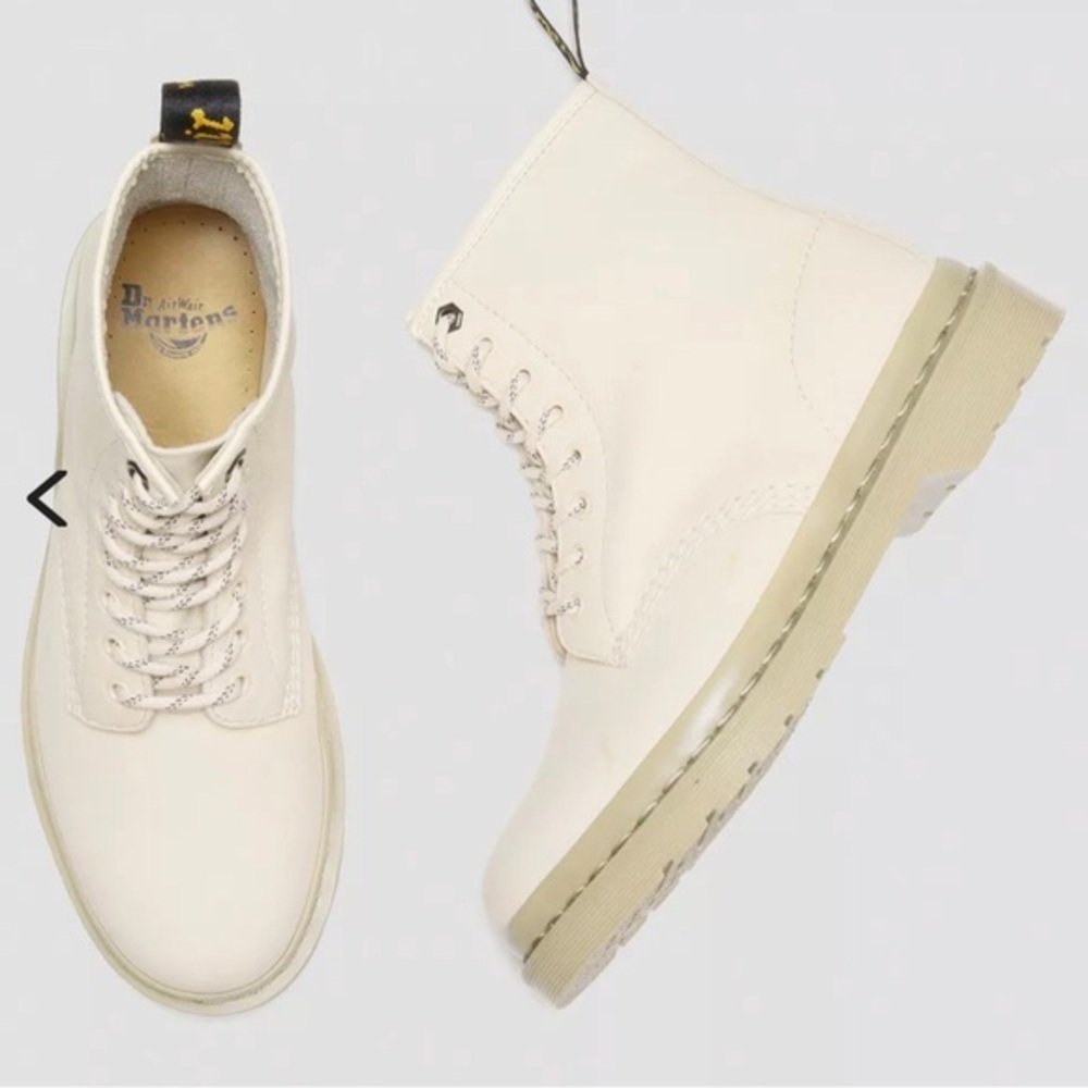 Dr Marten’s 1460 Parchment Beige Mono Milled Nubuck Leather Lace Up Boot size 11